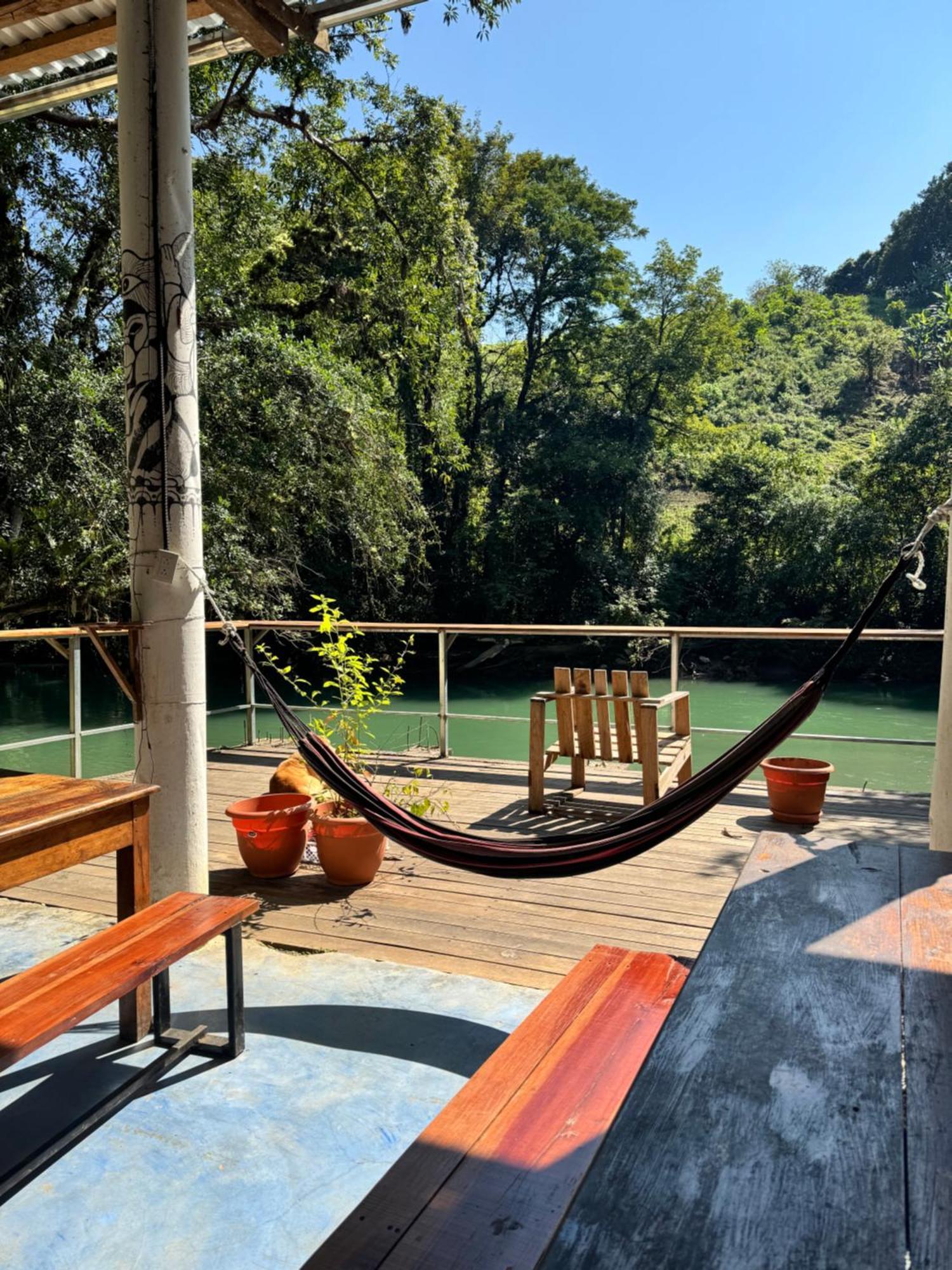 Pachamaya River Hostel Lanquín Zewnętrze zdjęcie